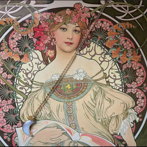 Mother of Pearl Crescent Moon Necklace - Picture 10 of 13